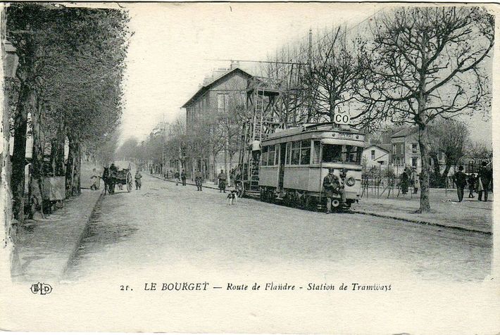 1024px-Le_bourget_-_Rte_de_Flandre